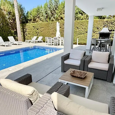 Villa Luxury Roma Near The Coral Bay