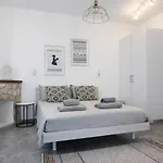 Luxury Roma Near The Villa *
