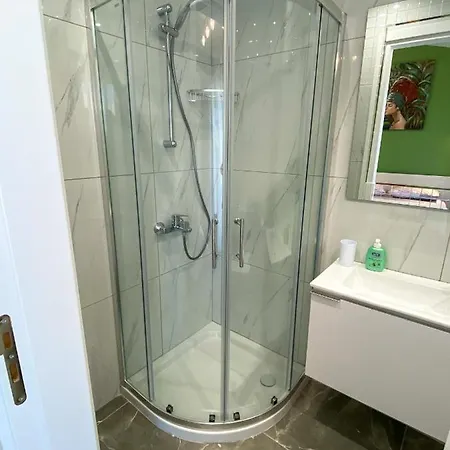 Villa Luxury Roma Near The Coral Bay