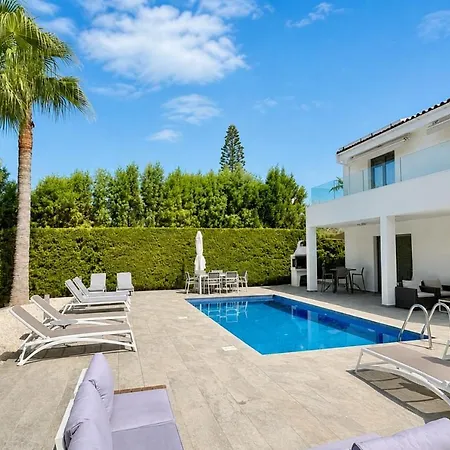 Luxury Roma Near The Willa Coral Bay